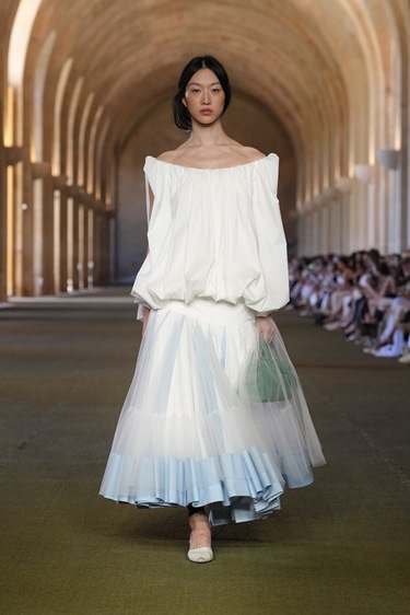 الريف الفرنسي بلمسات معاصرة في مجموعة Jacquemus ربيع 2026